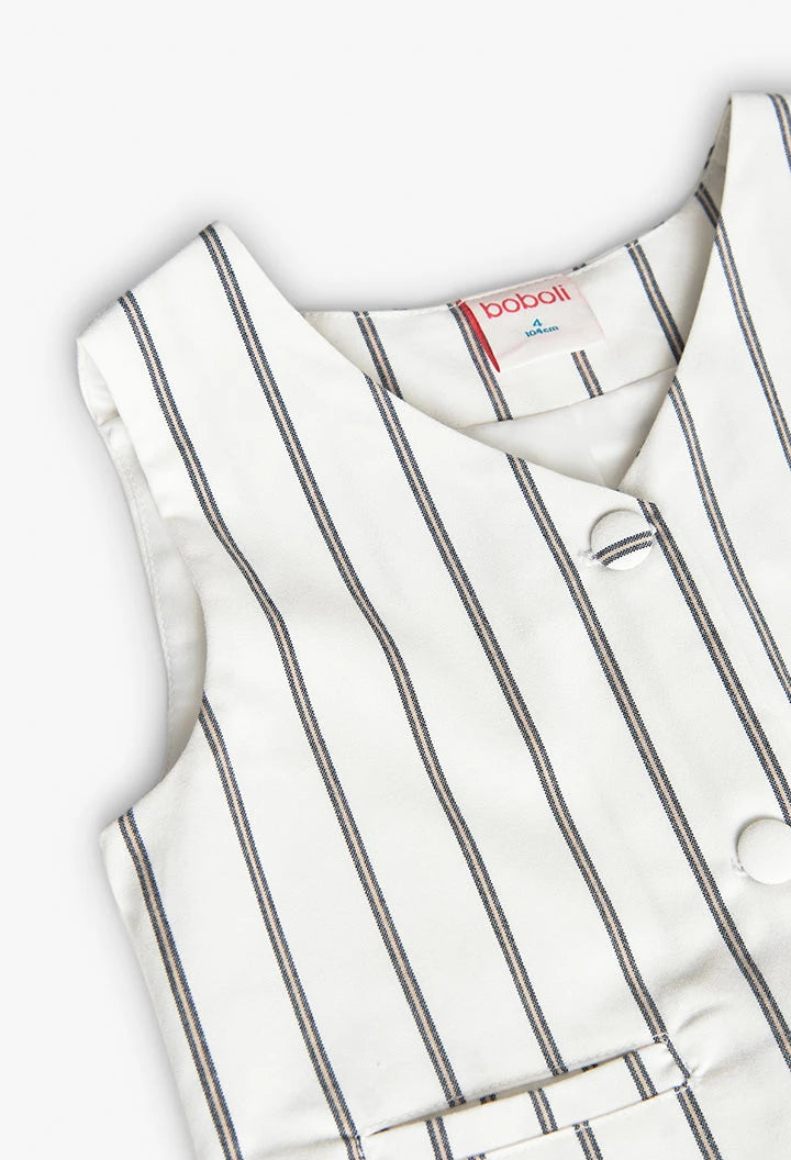 Detalle del cuello en V y etiqueta interna del chaleco rayado Boboli.