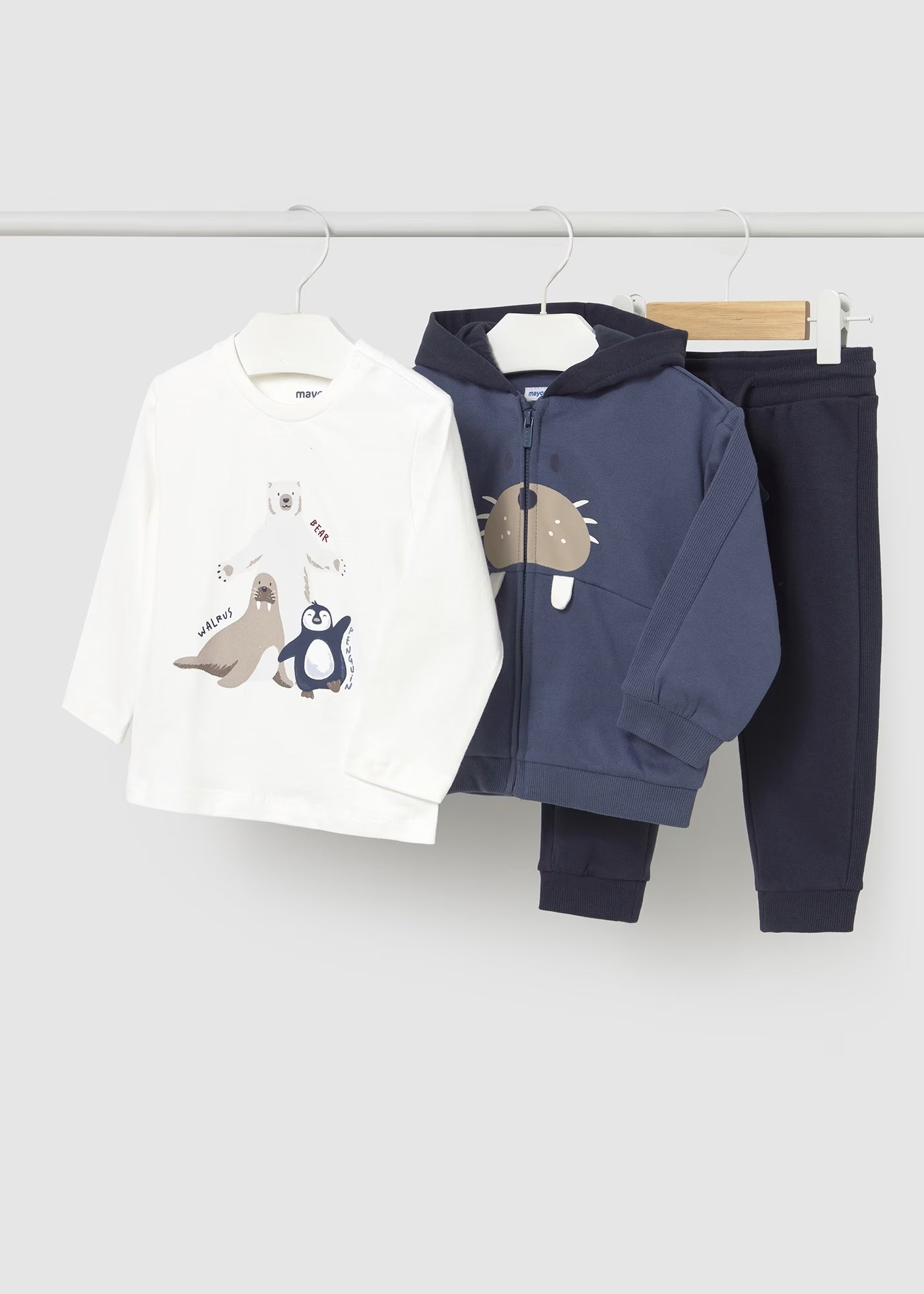Conjunto de 3 Piezas Sudadera Morsa, Playera y Pants | Mayoral
