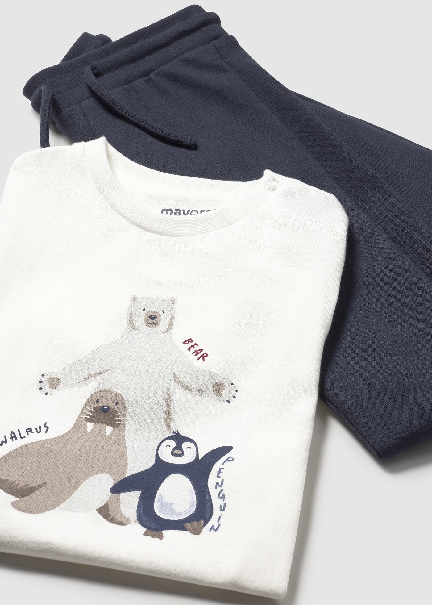 Conjunto de 3 Piezas Sudadera Morsa, Playera y Pants | Mayoral