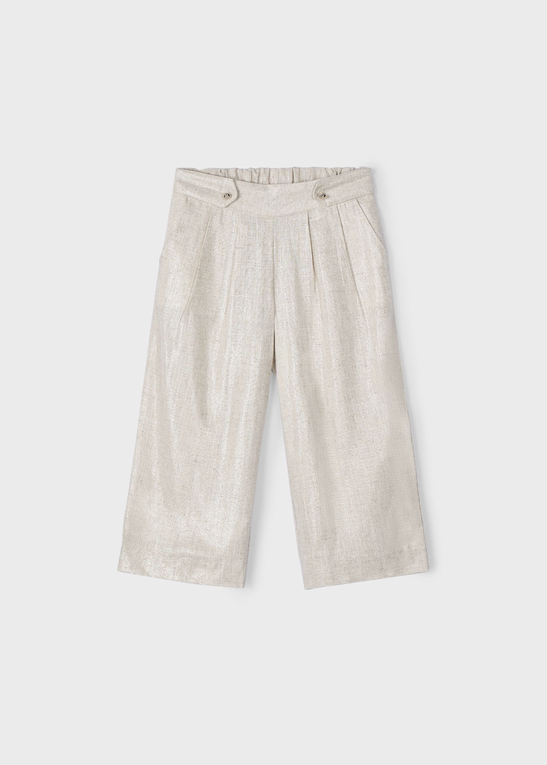 Pantalón fluido color claro con pinzas al frente para niña.