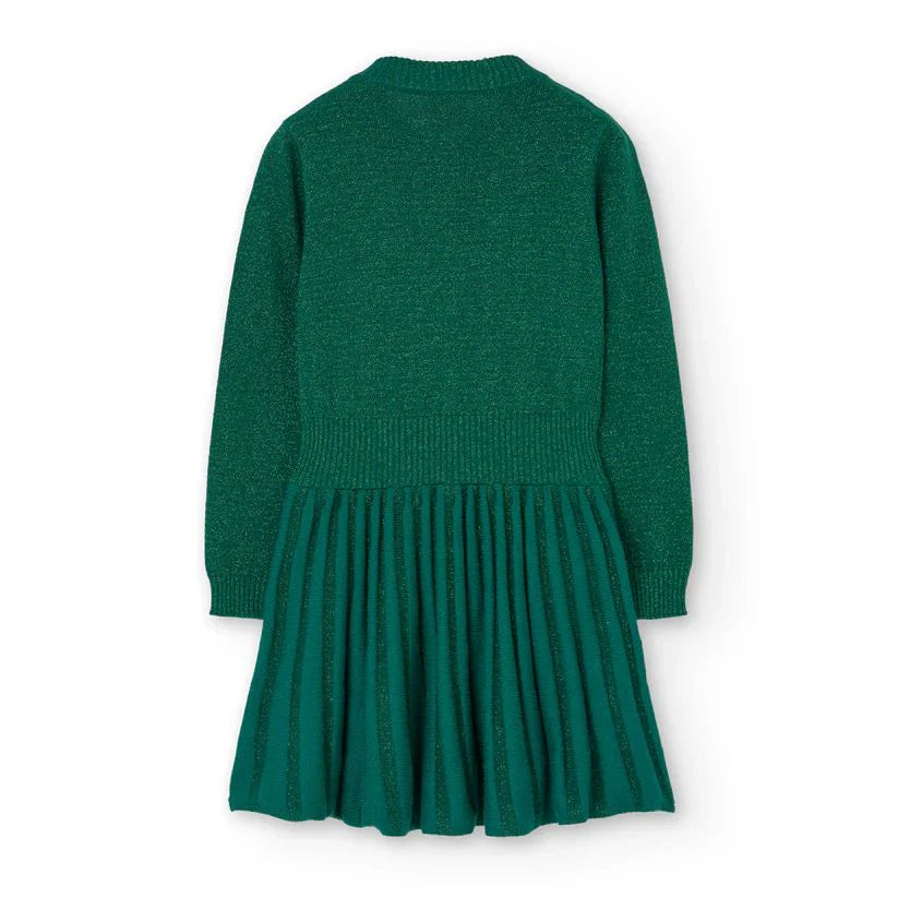 Vista trasera del vestido verde metálico Boboli con falda plisada sobre fondo blanco.