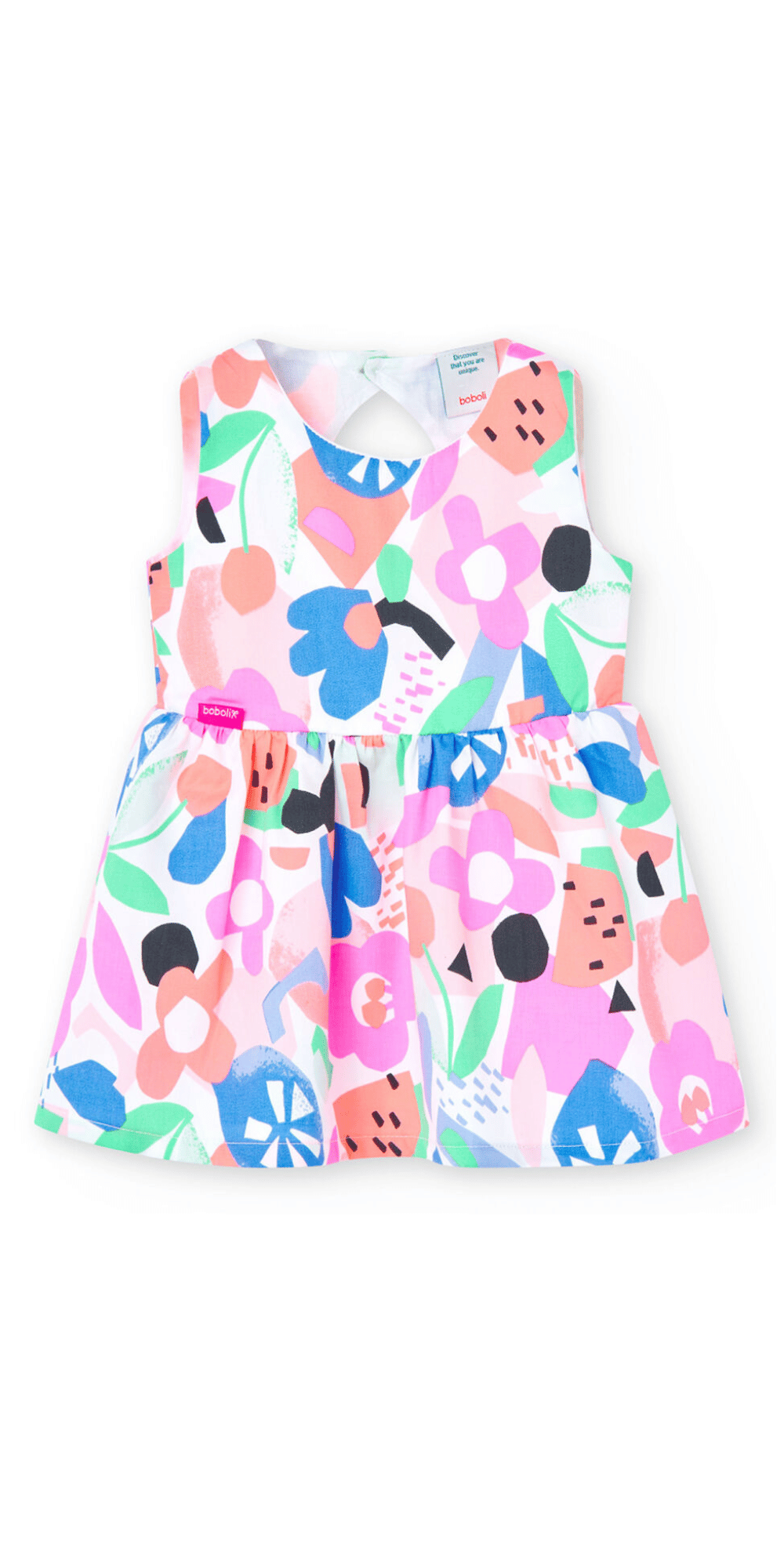Vestido sin mangas para niña de la marca Boboli con estampado floral en tonos vivos de rosa, azul, verde y naranja sobre fondo blanco. Diseño con falda de vuelo y detalle de etiqueta de la marca en la cintura.