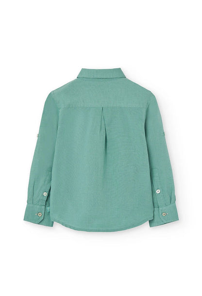 Vista trasera de la camisa de lino verde para niño de Boboli, con un pliegue en la espalda que aporta comodidad y estilo. Perfecta para primavera y verano.