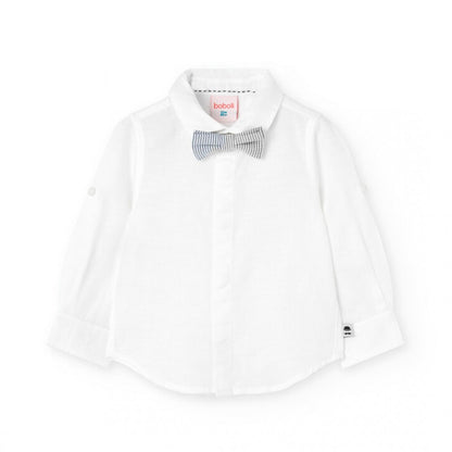 Camisa blanca de manga larga para niño con moño gris de rayas, de la marca Boboli.