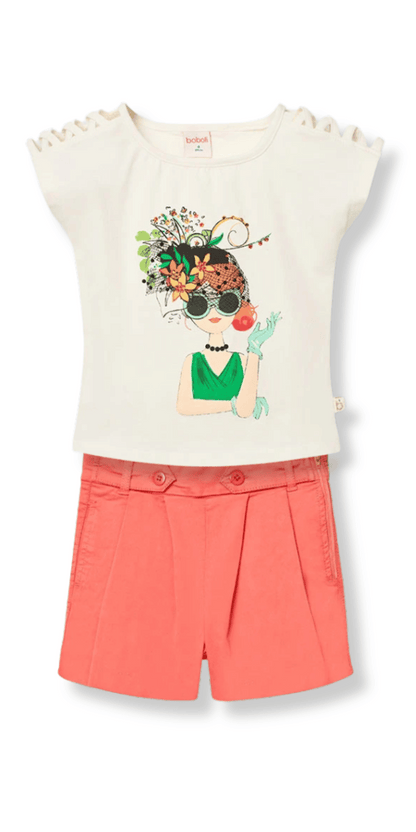 Conjunto Boboli para niña con playera ilustrada y short coral de satén.