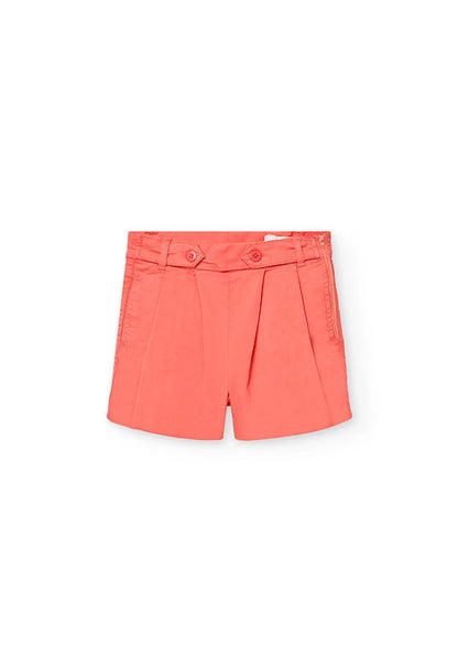 Vista frontal del short coral satinado de Boboli para niña.