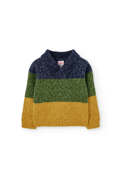 Vista frontal de un suéter de punto para niño con cuello chal y bloques de color azul marino, verde y amarillo, marca Boboli.